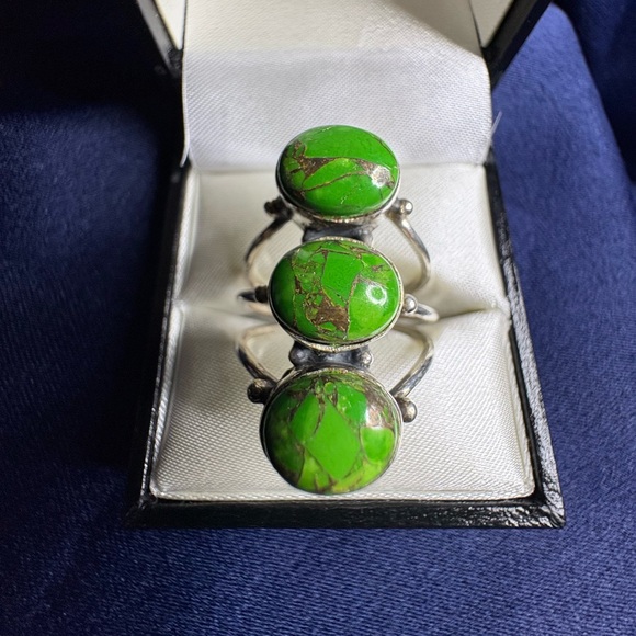 Ring 925 Sterling Silver Green Apple Dahlia Turquoise Three Stone Three Band - Picture 1 of 5